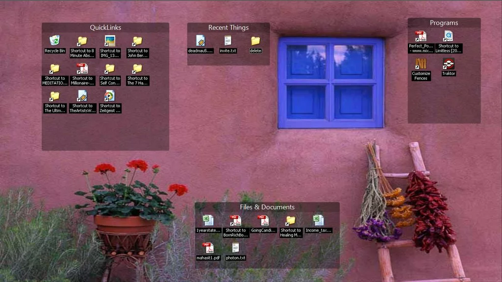 Clean organized Desktop with Icons